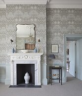Leonardslee House