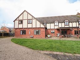 Maesbury Manor