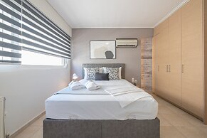 Luxury Loft with a Balcony by CloudKeys