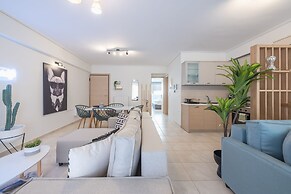 Luxury Loft with a Balcony by CloudKeys