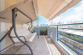 Luxury Loft with a Balcony by CloudKeys