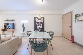 Luxury Loft with a Balcony by CloudKeys