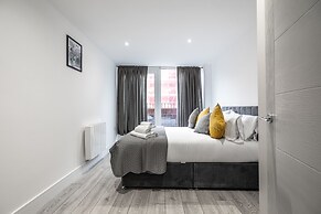 Stunning 2-bed Apartment in Camberley