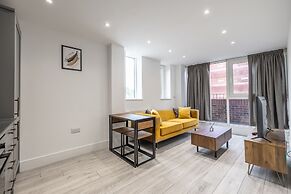 Stunning 2-bed Apartment in Camberley