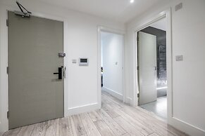 Stunning 2-bed Apartment in Camberley