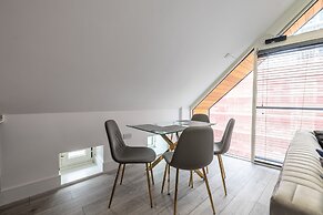 Impeccable 2-bed Apartment in Camberley