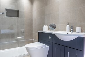 Remarkable 2-bed Apartment in Camberley