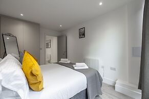 Remarkable 2-bed Apartment in Camberley