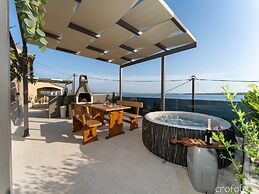 Rina Apartments