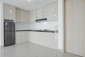 Spacious And Nice 2Br At Hillcrest House Apartment