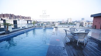 Hotel Leroy Grand