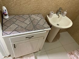 1 Bed Apartment - Sleeps 2 - Parking - Wifi