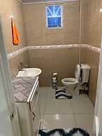 1 Bed Apartment - Sleeps 2 - Parking - Wifi