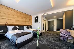 B THE HOTEL