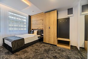 B THE HOTEL