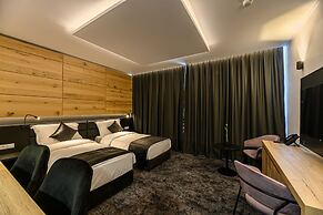 B THE HOTEL