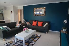 Designer Decor Home 8Bed WilliamsLanding
