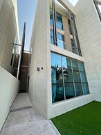 Best Townhouse On Jcv 4 Bedrooms With Jacuzzi