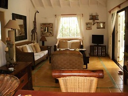 Charming Caribbean Style Villa Near Superb Beach