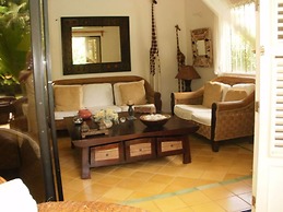 Charming Caribbean Style Villa Near Superb Beach