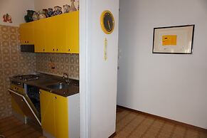 Great Flat With Shared Pool for six Guests-beahost