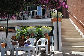 La Bouganville Studio 200 m From the sea