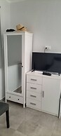 Astrinos Apt Simple, Cosy, Comfortable, Near the Beach