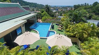 Luxury Four Bed Villa Jasmine, Infinity Pool, Full Staff , Chef and Br