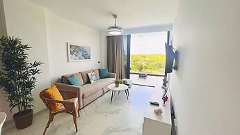 Apartment With Pool And Golf View