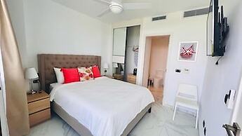 Apartment With Pool And Golf View