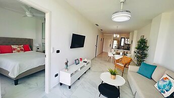 Apartment With Pool And Golf View