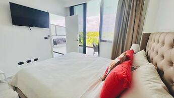 Apartment With Pool And Golf View