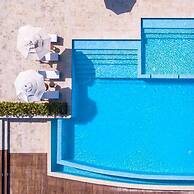 Apartment With Pool And Golf View