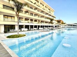 Apartment With Pool And Golf View