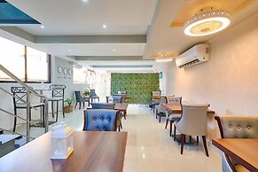 Room in Guest Room - Malecon Premium Plus