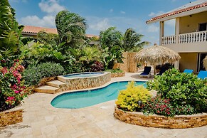 Gorgeous 2-bedroom Apartment 2 km From Eagle Beach