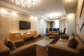 7D - 3 Bedroom Downtown Apartment With Shared Pool