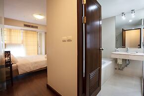7D - 3 Bedroom Downtown Apartment With Shared Pool