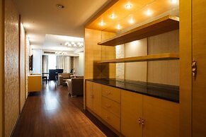 7D - 3 Bedroom Downtown Apartment With Shared Pool