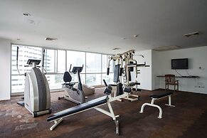 7D - 3 Bedroom Downtown Apartment With Shared Pool