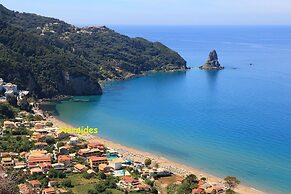 Beachfront Loft Apartment - Agios Gordios Corfu