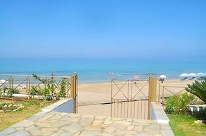 Beachfront Loft Apartment - Agios Gordios Corfu