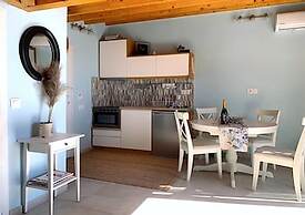 Beachfront Loft Apartment - Agios Gordios Corfu