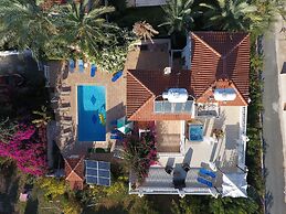 Coral Cypria Villa !!