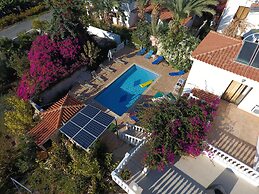 Coral Cypria Villa !!