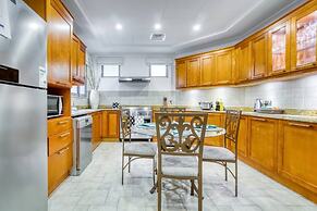 Private 5 Bedrooms Villa With Pool