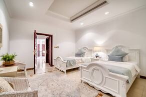 Private 5 Bedrooms Villa With Pool