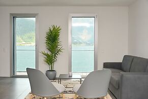 Front Lake Vacation Rental Melì in Melide