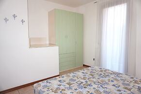 Modern Residence With Pool Quiet Location - Apartment With Private Gar
