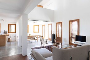 Secret Garden by TLV2RENT